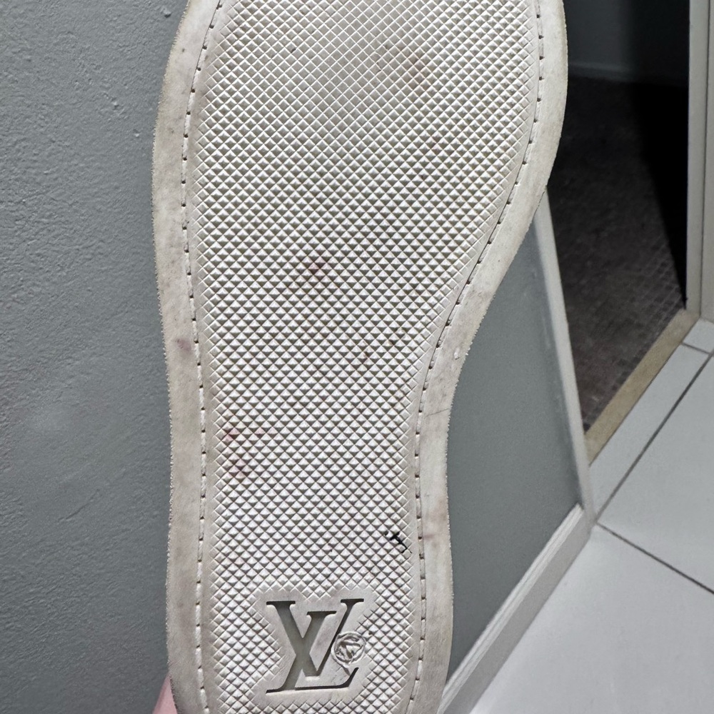 Louis Vuitton authentic High-Top Metallic Sneakers - Picture 5 of 7